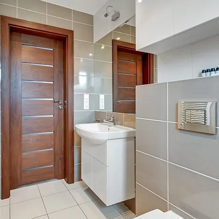 Sunrise Apartments Close To The Beach & By Noclegi Renters Daire *