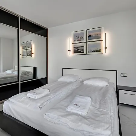 Apartment Dom & House - Sunrise