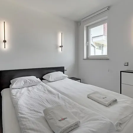 Daire Sunrise Apartments Close To The Beach & By Noclegi Renters Sopot