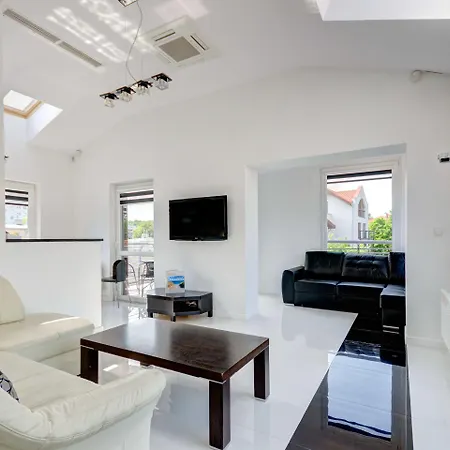 Sunrise Apartments Close To The Beach & By Noclegi Renters *