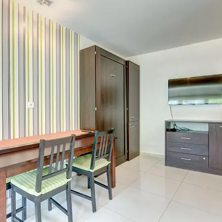 Sunrise Apartments Close To The Beach & By Noclegi Renters Daire Sopot