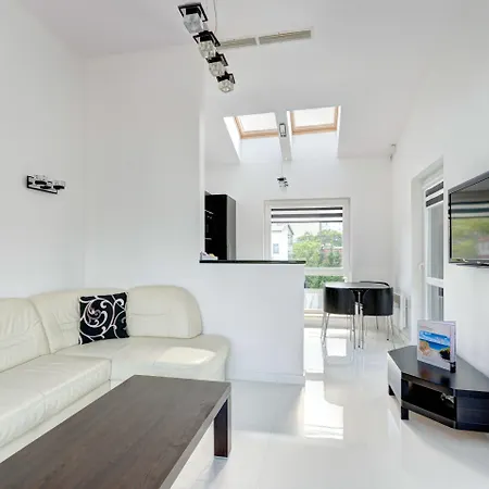Sunrise Apartments Close To The Beach & By Noclegi Renters *
