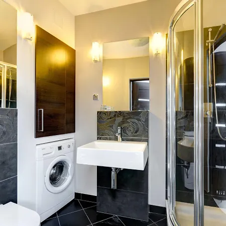 Daire Sunrise Apartments Close To The Beach & By Noclegi Renters Sopot