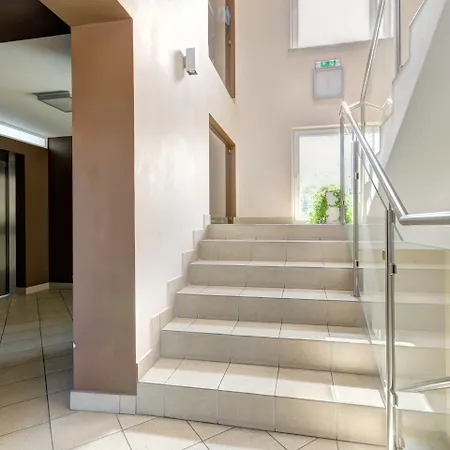 Sunrise Apartments Close To The Beach & By Noclegi Renters Daire