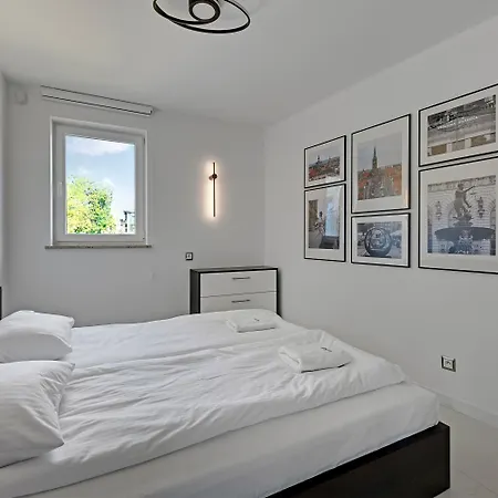 Sunrise Apartments Close To The Beach & By Noclegi Renters *
