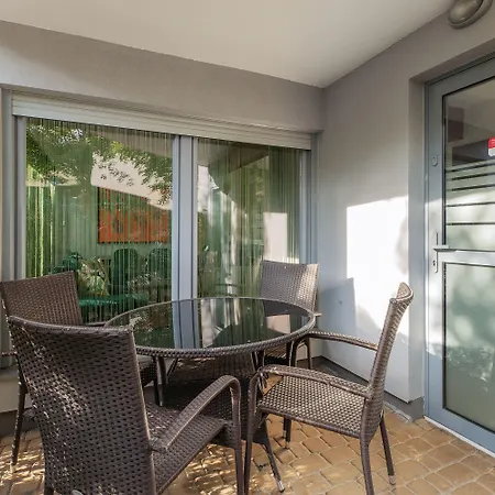 Sunrise Apartments Close To The Beach & By Noclegi Renters Daire