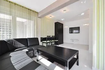 Sunrise Apartments Close To The Beach & By Noclegi Renters Daire *