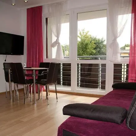 Sunrise Apartments Close To The Beach & By Noclegi Renters Daire