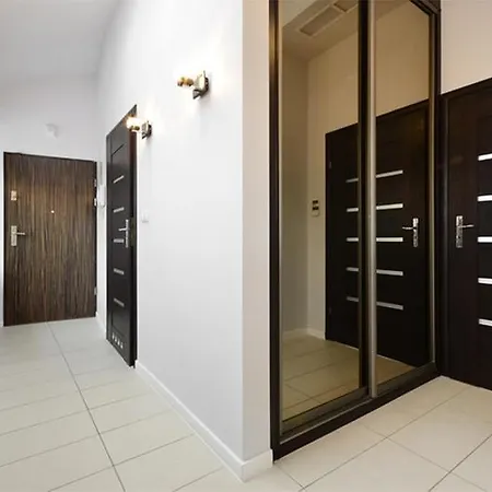 Sunrise Apartments Close To The Beach & By Noclegi Renters