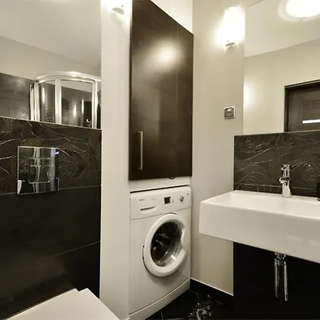 Daire Sunrise Apartments Close To The Beach & By Noclegi Renters Sopot