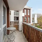 Апартаменты Sunrise Close To The & By Renters Сопот
